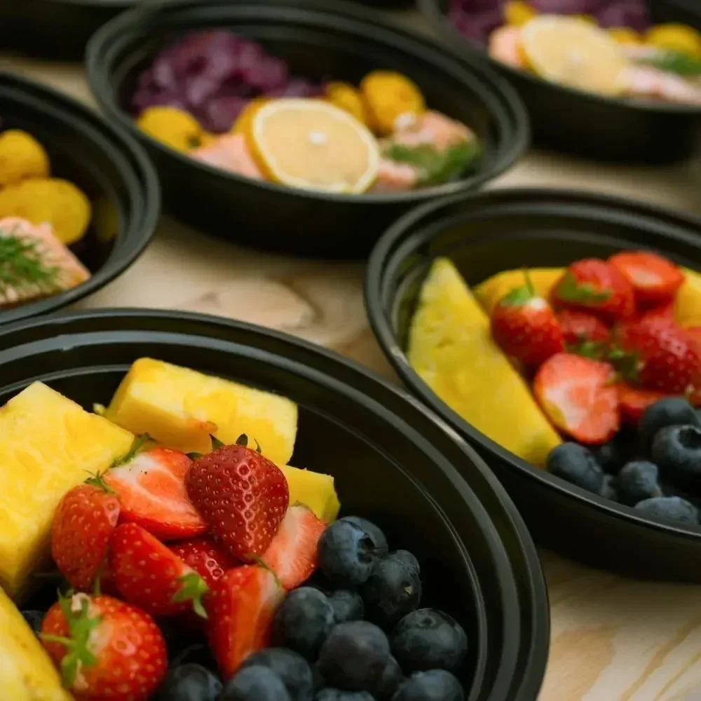 حاويات طعام بلاستيكية بأغطية ، - مراجعة Meal Prep Lunch Boxes وسعره